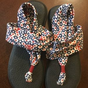 Sanuk yoga sling patterned sandals!